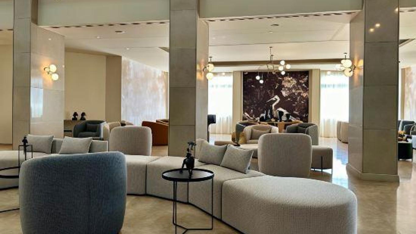 Crown Resorts Horizon Hotel