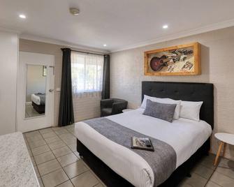 Country Leisure Motor Inn - Dubbo - Bedroom