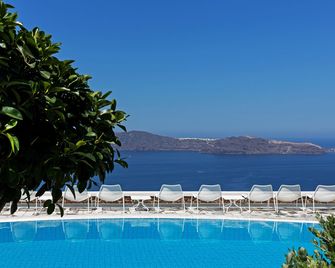 Xenones Filotera - אימרוויגלי - בריכה