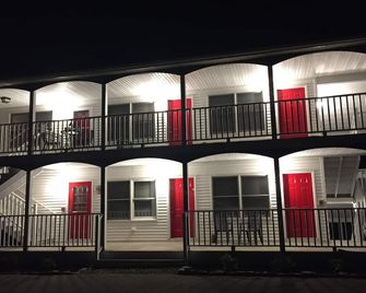 Relaxing Beach Retreat Minutes Away from the Beach and Downtown - Ogunquit - Building