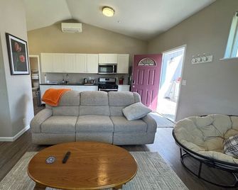 Stagecoach Cottage quiet efficiency - Middletown - Sala de estar