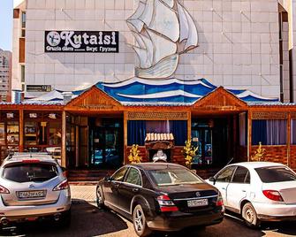 Korsar - אסטנה - בניין