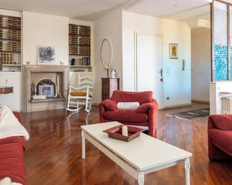 La Chicca sui Tetti Centro&Lago By Case al Lago - Desenzano del Garda - Sufragerie