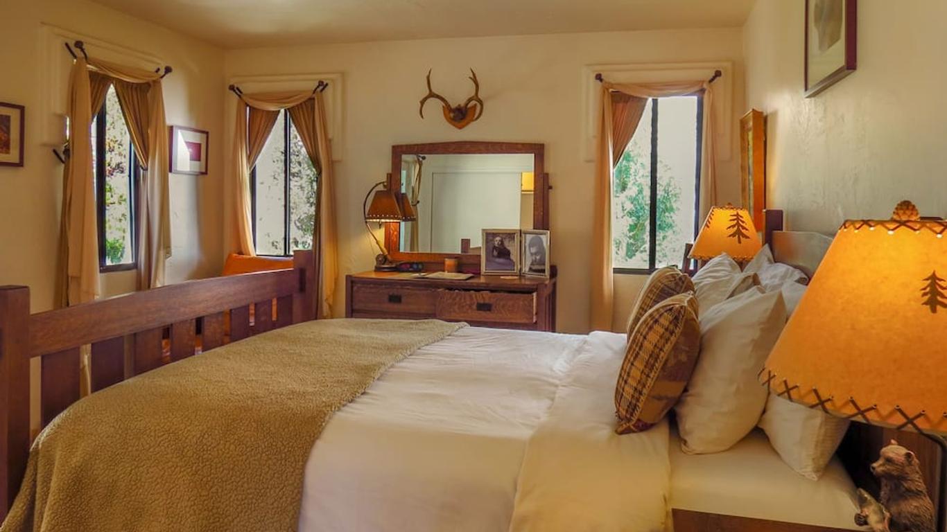 Topanga Canyon Inn Bed and Breakfast