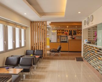 雅加達機場航廈 1A 高級酒店 - 唐格朗 - 當格浪 - 櫃檯
