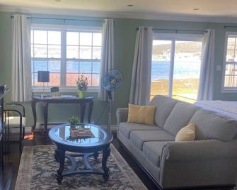 The Peridot Retreat - Rocky Harbour - Living room