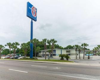 Motel 6 Pensacola West - Pensacola - Building
