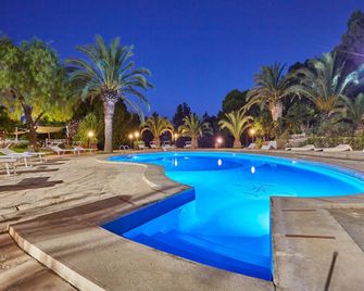 Spacious Villa in Modica With Swimming Pool - Modica - Piscina