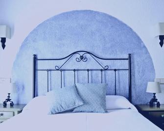 Hostal Puente del Rey - El Rocío - Bedroom