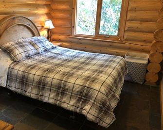 You've Arrived! Beautiful Log Cabin! Business License #18415 - Kimberley - Habitación