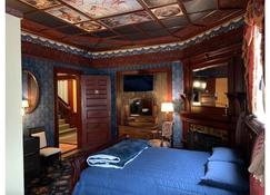 Rent a room in the gorgeous Holt House - พอร์ตแลนด์ - ห้องนอน