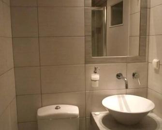 Meltemi - Vourkari - Ванна кімната