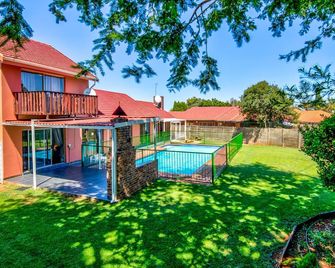 Grace Guesthouses and Tour - Kempton Park - Pool