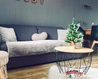 Charming cabin studio 4/5 pers COZY at 50 m from the slopes - Chamrousse - Living room