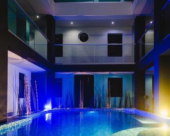 Hotel Flamingo Merida - Mérida - Pool