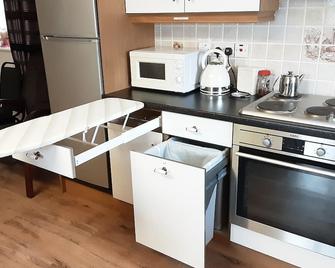 Cosy 2-Bed Cottage in Sligo - Enniscrone - Kitchen