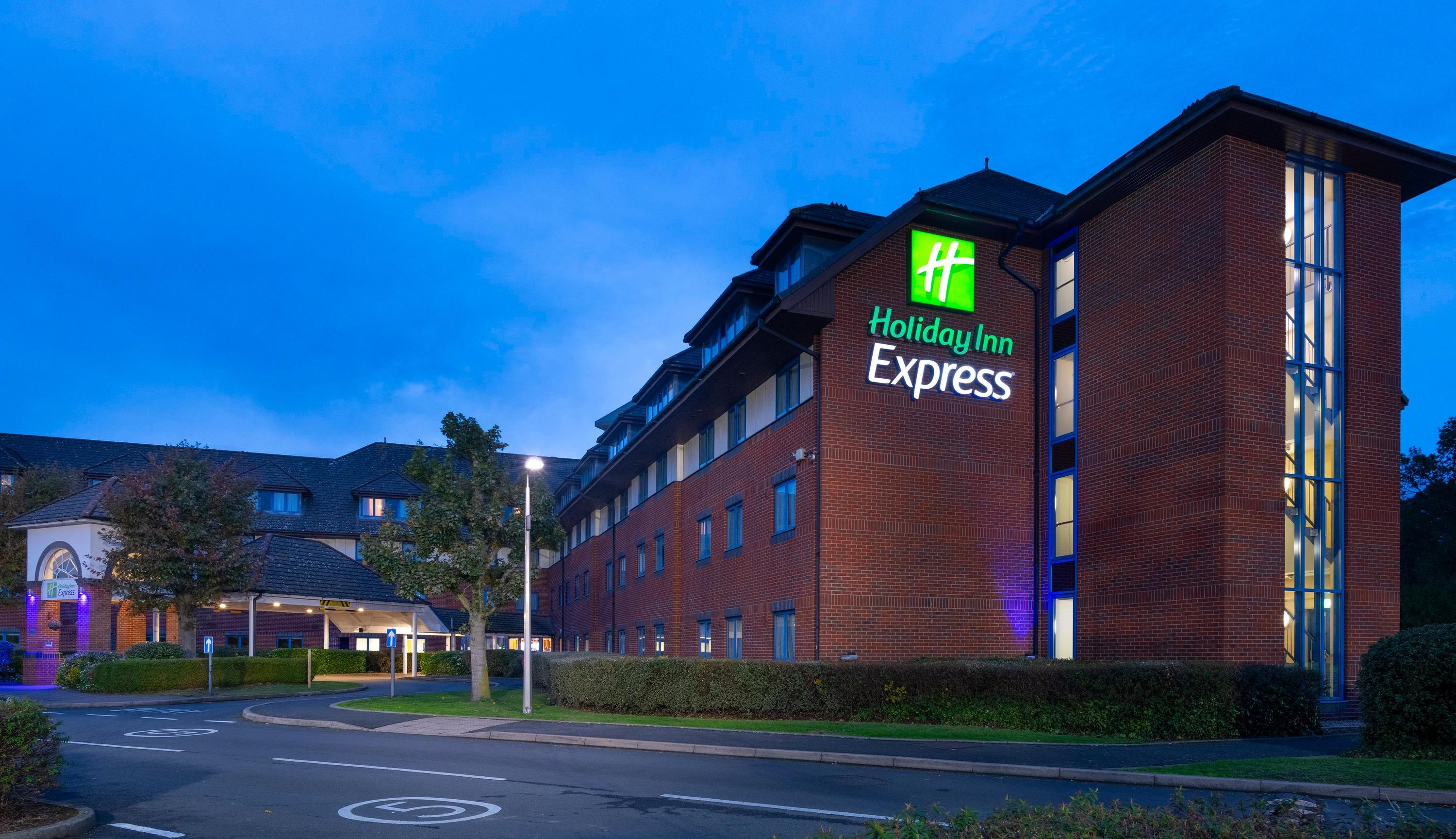 Holiday Inn Express Birmingham Airport NEC by IHG - בירמינגהם - בניין