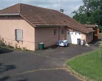 large house on 2000m2 with studio for 2 people - Salies-de-Béarn - Bâtiment