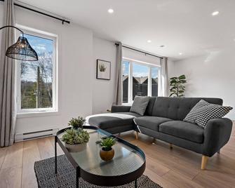 Village Mont-Blanc by Rendez-Vous Mont-Tremblant - Sainte-Lucie-des-Laurentides - Living room