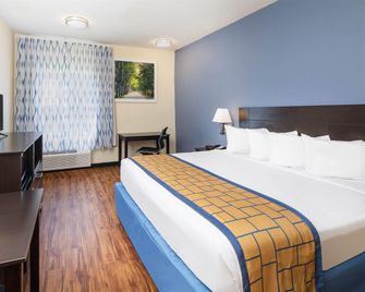 Days Inn by Wyndham Macon I-75 North - Macon - Schlafzimmer