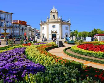 Comfortable and functional 2 bedroom house with wifi - Barcelos - Edifício