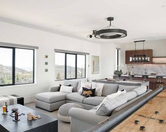 Belleza by Avantstay Hilltop Mansion w/ Pool, Panoramic Views & Ultra Modern Interior - Glen Ellen - Wohnzimmer