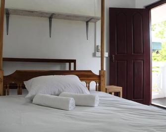 Eco Friendly & Authentic Holiday House - Batticaloa - Bedroom