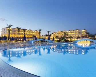 Lindos Princess Beach Hotel - לינדוס - בריכה
