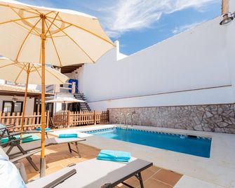 Cubo's Casa El Torcal - Villanueva de la Concepcion - Pool