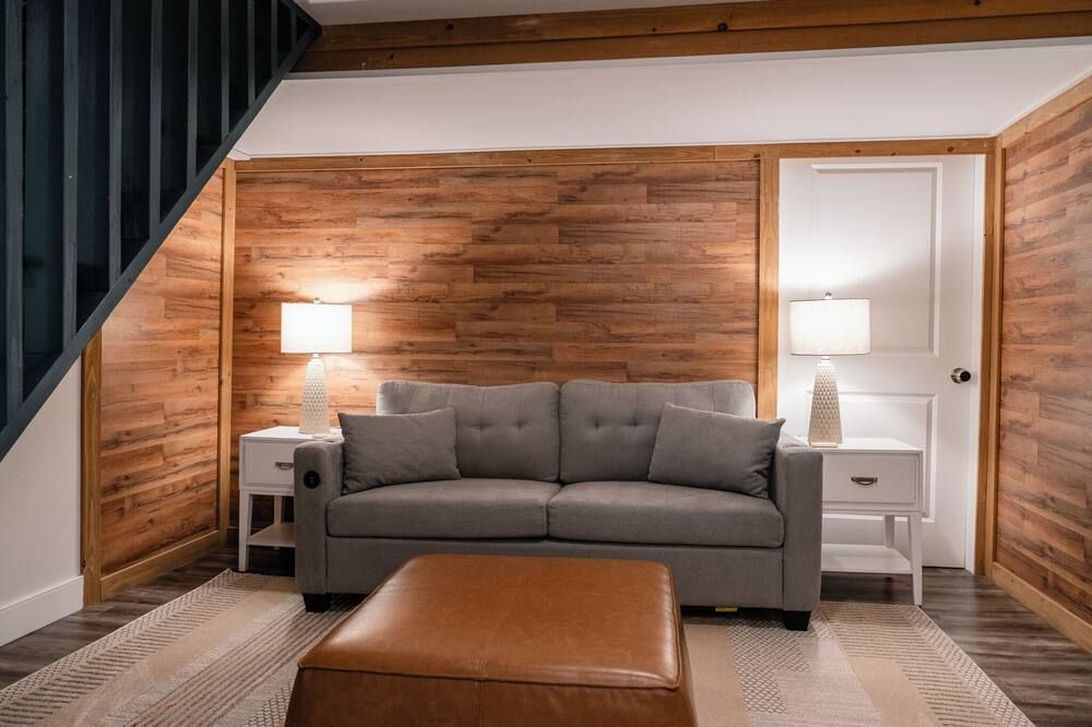 Modern Farmhouse Getaway I 2 BR, Sleeps up to 6 - Elizabethtown - Вітальня