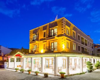 Hanedan Otel - Foça - Building