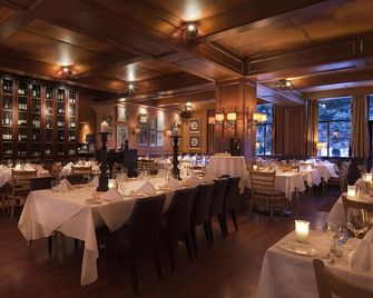 Mountain Side Hotel Whistler by Executive - Whistler - Restaurant