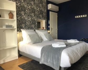 Hotel Restaurant La Place - Saint-Amand-Montrond