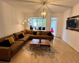 2 Bedroom Apartment in Dortmund - Dortmund - Sala