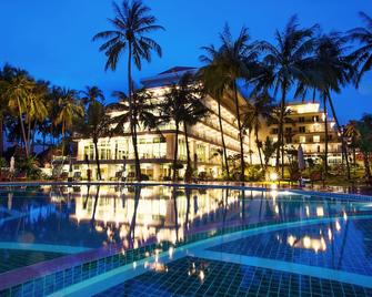 Muong Thanh Holiday Muine Hotel - ฟานเถียต - สระว่ายน้ำ