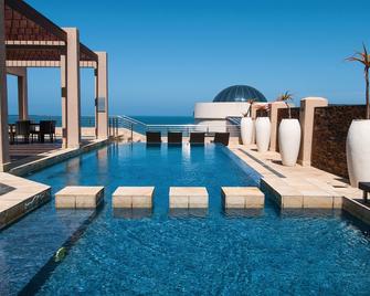 Premier Hotel East London Icc - איסט לונדון - בריכה