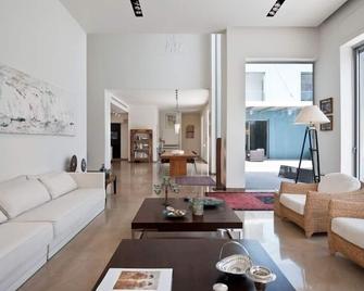 Villa Alice Caesarea - Caesarea - Living room