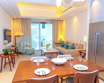 Bloomfields 2br Plus Maid Address Beach - Al Aqah - Comedor
