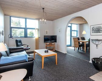 6 Person Holiday Home in Hvide Sande - Hvide Sande - Living room