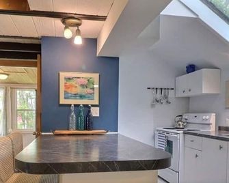Blue Heron Beach House on the ocean - Port Elgin - Kitchen