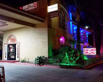 Dynasty Suites Hotel Riverside - Riverside - Building