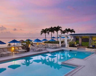 Marriott Beachplace Towers Luxury Guest Room - Fort Lauderdale - Piscina