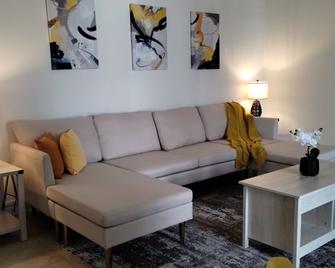 Welcome to Lakeview Oasis. Escape the city and embrace lakeside living. - Gibsonton - Living room