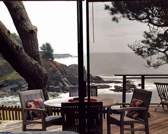 Cabin 5 On The Bluff. Large Deck With Spectacular Ocean Views And Fire Pit! - Gualala - Balcony
