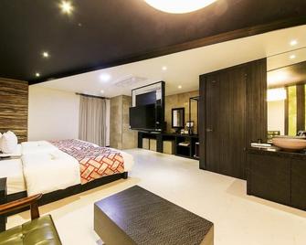 Elga Hotel - Hwaseong - Habitación