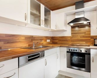 Apartment 'Ferienwohnung Landwassereckblick' with Mountain View, Shared Garden and Wi-Fi - Mühlenbach - Kitchen