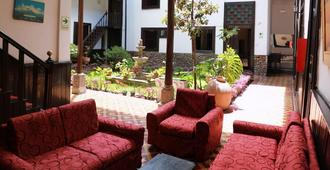 Hotel Casablanca - Cajamarca - Patio