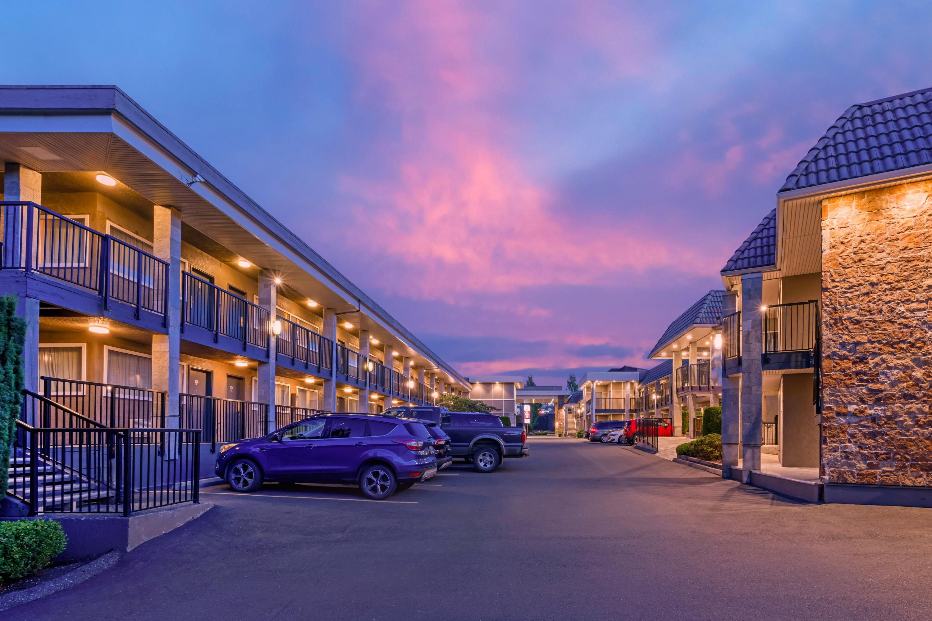 بست ويسترن بلس برنابي هوتل