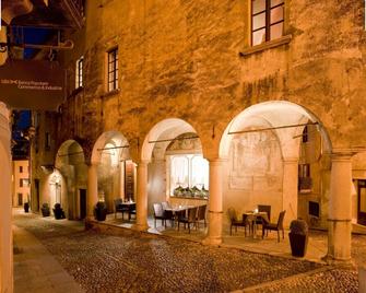 Hotel Pironi - Cannobio - Patio