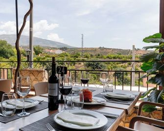 Hostal y Apartamento Rural Los Naranjos - Restábal - Balcón